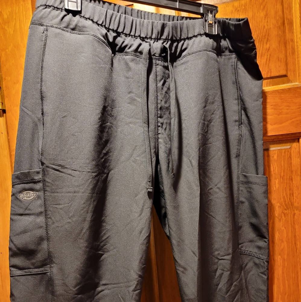 Dickies scrub pants - large